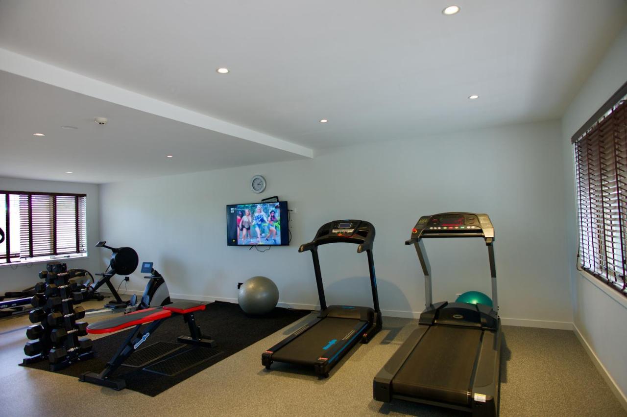 Regal Palms Resort Rotorua Luaran gambar A home gym