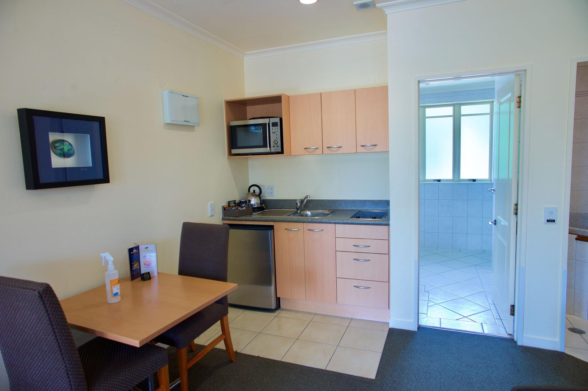 Regal Palms Resort Rotorua Luaran gambar A typical studio apartment