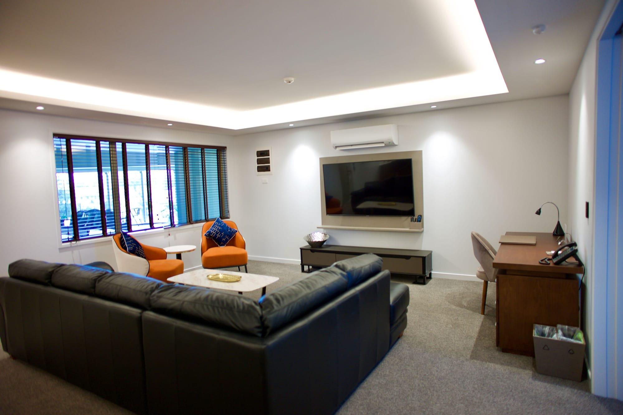 Regal Palms Resort Rotorua Luaran gambar The lounge at the airport
