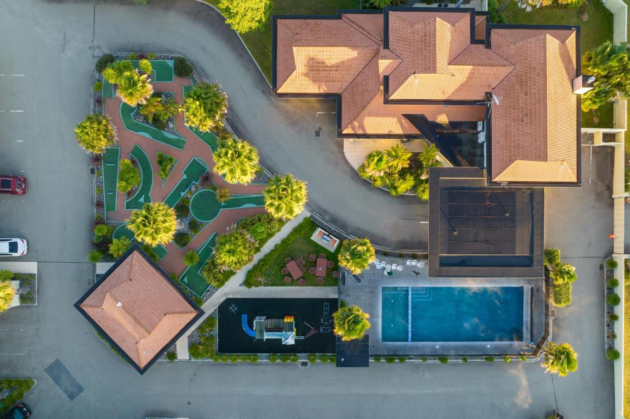 Regal Palms Resort Rotorua Luaran gambar Aerial view of the clubhouse