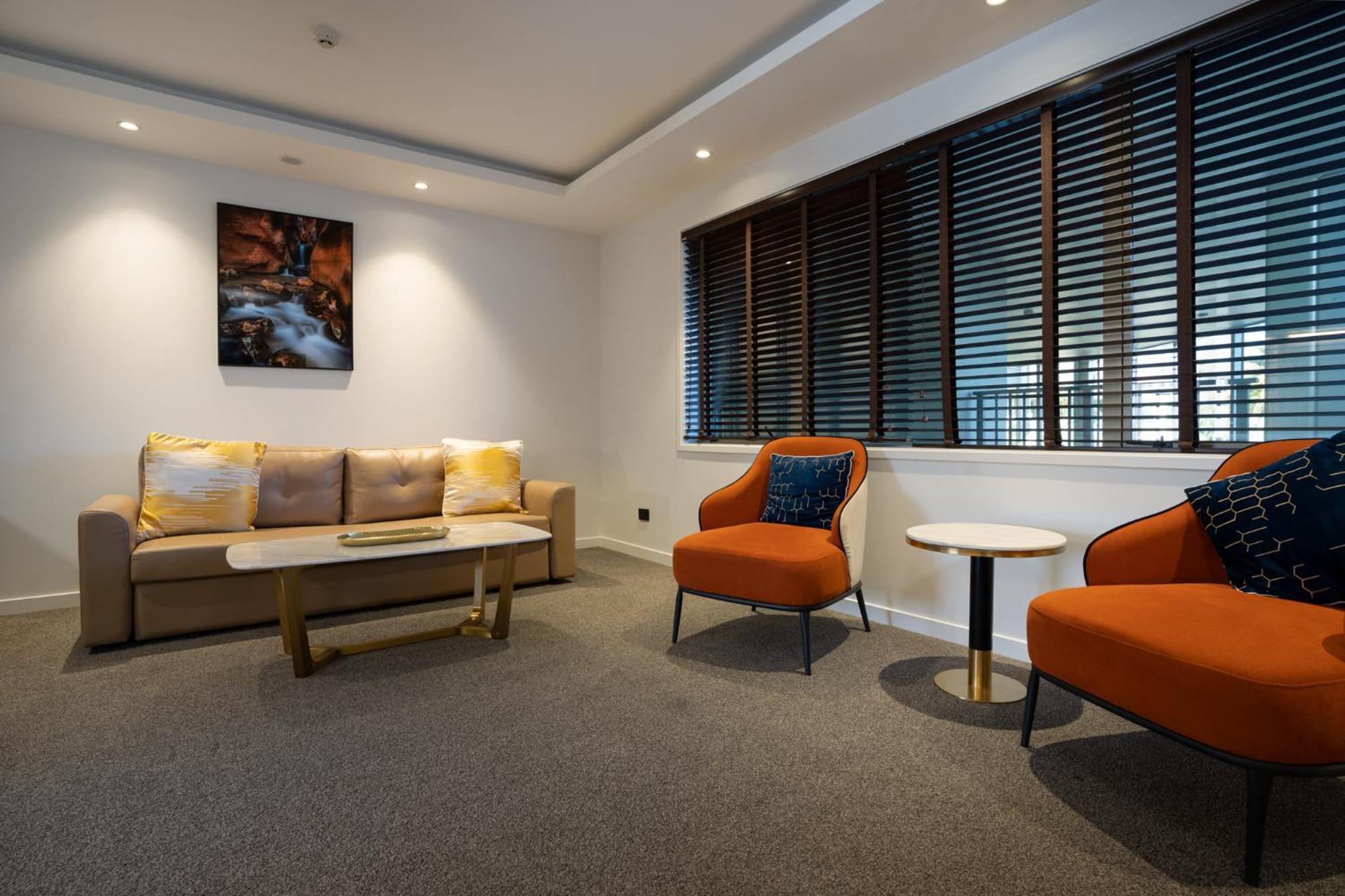 Regal Palms Resort Rotorua Luaran gambar The lounge at the new terminal