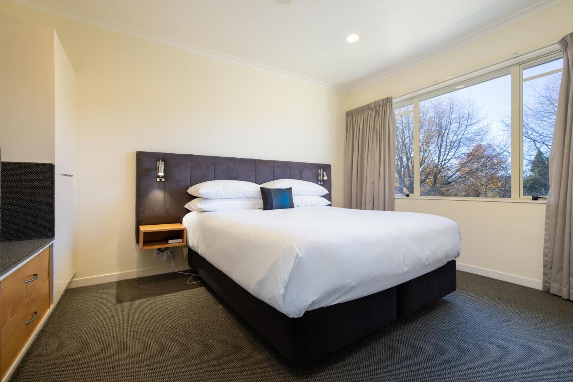 Regal Palms Resort Rotorua Luaran gambar A bedroom at the hotel